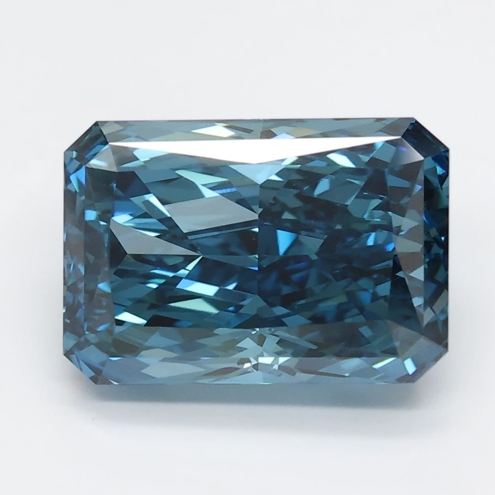 Loose Diamond - RADIANT 3.31ct Blue VS1: Loose Diamond - RADIANT 3.31ct Blue VS1 Source: This is a real non-mined Diamond that has been grown in a lab Shape: RADIANT Carats: 3.31 Color: Blue Certification: NONE Video: