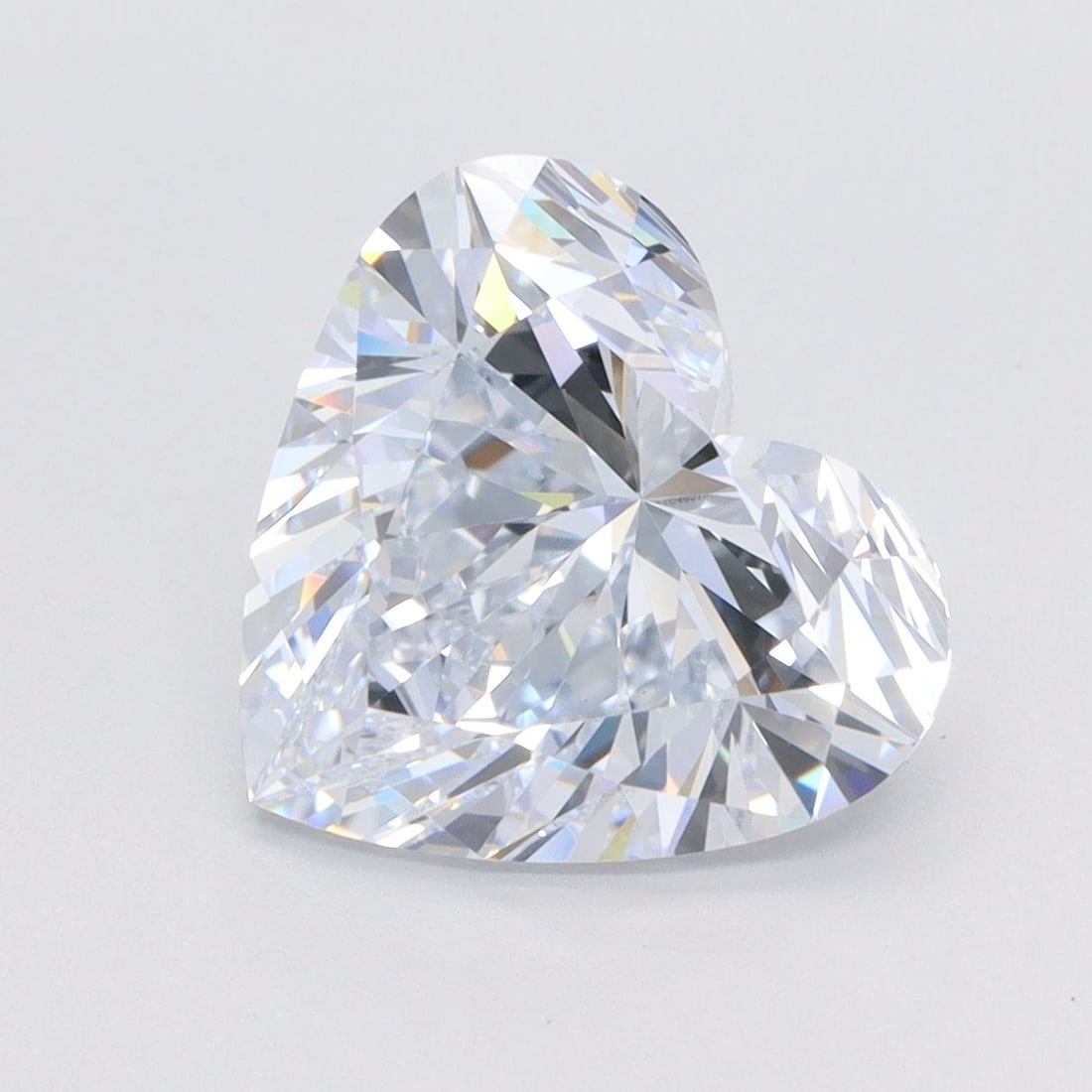 Loose Diamond - HEART 4.02ct G VVS2: Loose Diamond - HEART 4.02ct G VVS2 Source: This is a real non-mined Diamond that has been grown in a lab Shape: HEART Carats: 4.02 Color: G Clarity: VVS2 Certification: IGI Video: Video Link The