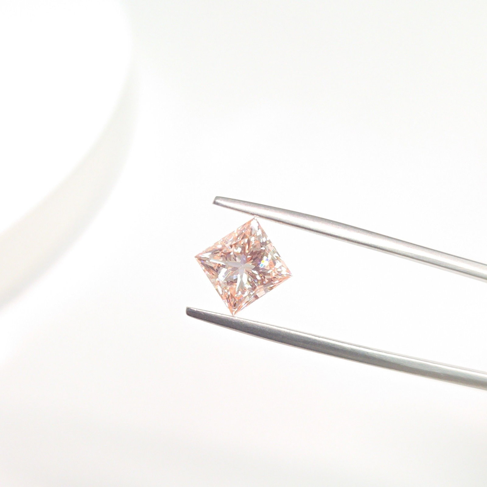 Loose Diamond - PRINCESS 2.0ct Fancy Intense Pink VS1: Loose Diamond - PRINCESS 2.0ct Fancy Intense Pink VS1 Source: This is a real non-mined Diamond that has been grown in a lab Shape: PRINCESS Carats: 2.0 Color: Fancy Intense Pink Certification: IGI Vid