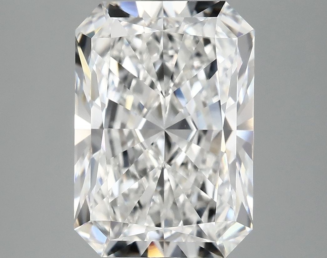 Loose Diamond - RADIANT 4.09ct E VVS2: Loose Diamond - RADIANT 4.09ct E VVS2 Source: This is a real non-mined Diamond that has been grown in a lab Shape: RADIANT Carats: 4.09 Color: E Clarity: VVS2 Certification: IGI Video: