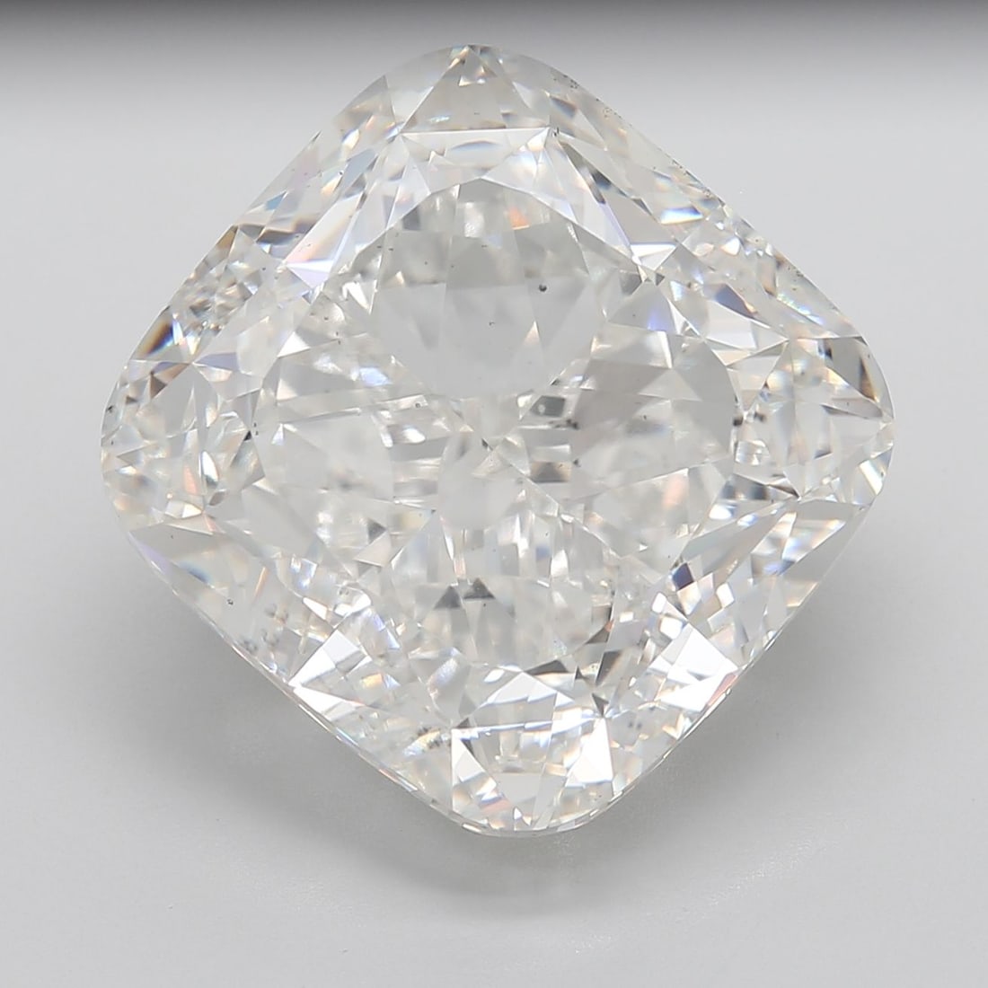 Loose Diamond - CUSHION MODIFIED 45.19ct G VS2: Loose Diamond - CUSHION MODIFIED 45.19ct G VS2 Source: This is a real non-mined Diamond that has been grown in a lab Shape: CUSHION MODIFIED Carats: 45.19 Color: G Clarity: VS2 Certification: IGI Vide