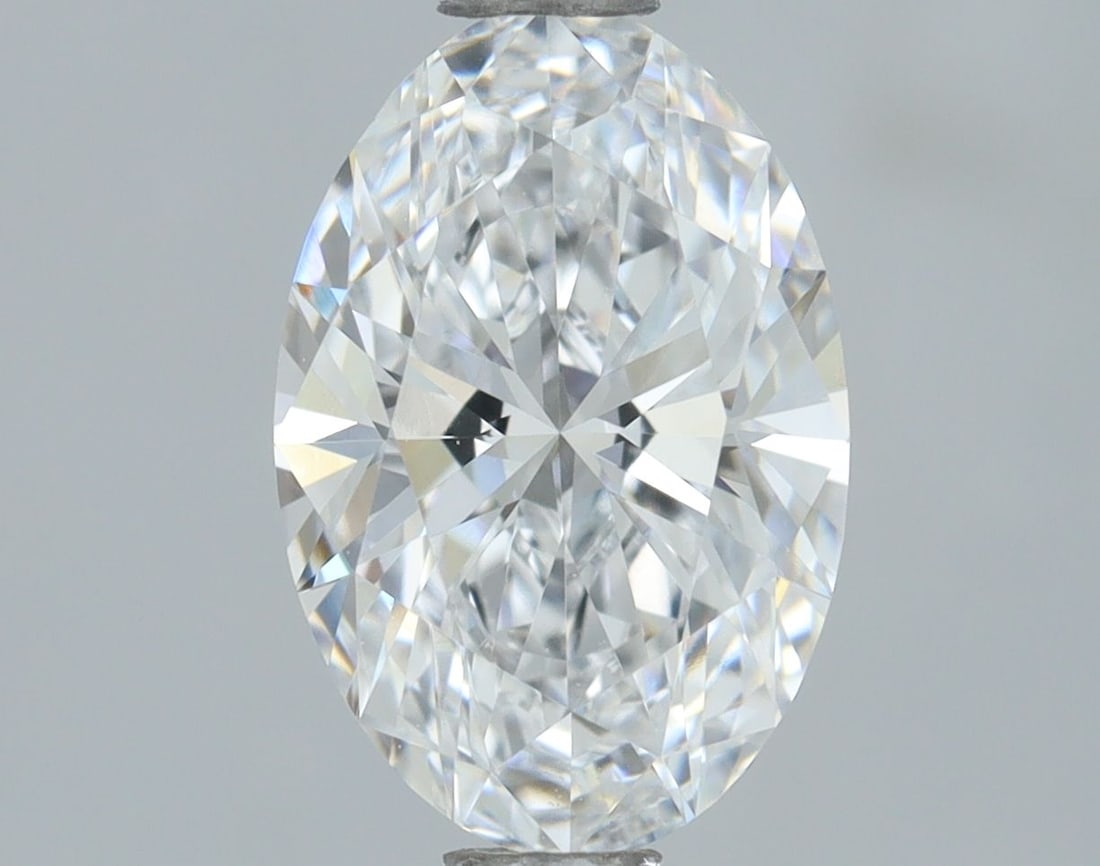 Loose Diamond - OVAL 1.0ct D VVS2: Loose Diamond - OVAL 1.0ct D VVS2 Source: This is a real non-mined Diamond that has been grown in a lab Shape: OVAL Carats: 1.0 Color: D Clarity: VVS2 Certification: IGI Video: