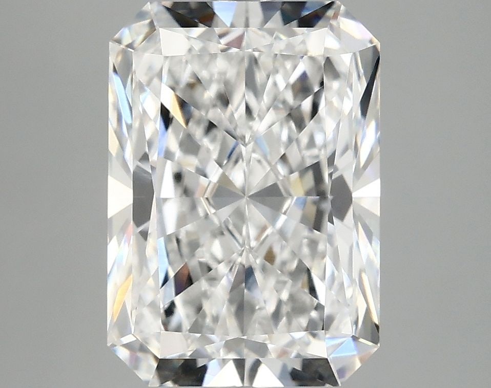 Loose Diamond - RADIANT 4.19ct E VVS2: Loose Diamond - RADIANT 4.19ct E VVS2 Source: This is a real non-mined Diamond that has been grown in a lab Shape: RADIANT Carats: 4.19 Color: E Clarity: VVS2 Certification: IGI Video: Video Link The