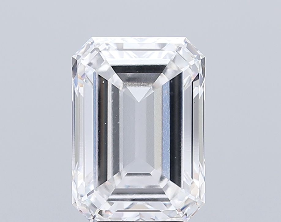 Loose Diamond - EMERALD 5.84ct E VS2: Loose Diamond - EMERALD 5.84ct E VS2 Source: This is a real non-mined Diamond that has been grown in a lab Shape: EMERALD Carats: 5.84 Color: E Clarity: VS2 Certification: IGI Video: