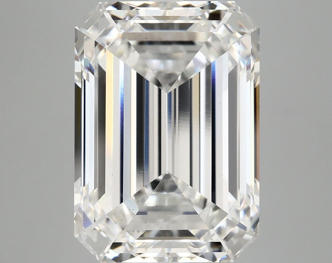 Loose Diamond - EMERALD 12.16ct E VS2: Loose Diamond - EMERALD 12.16ct E VS2 Source: This is a real non-mined Diamond that has been grown in a lab Shape: EMERALD Carats: 12.16 Color: E Clarity: VS2 Certification: IGI Video: