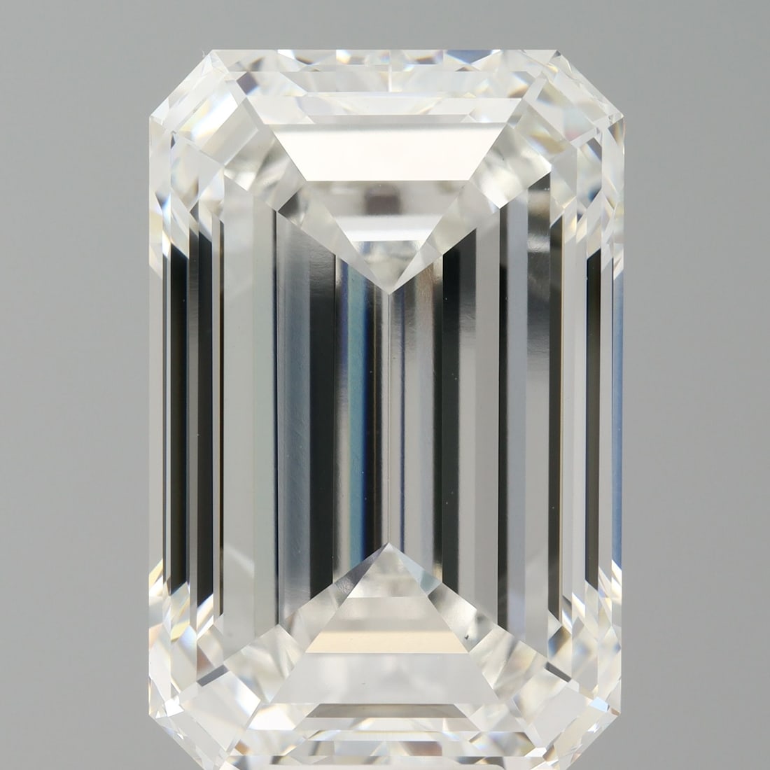 Loose Diamond - EMERALD 12.53ct F VS1: Loose Diamond - EMERALD 12.53ct F VS1 Source: This is a real non-mined Diamond that has been grown in a lab Shape: EMERALD Carats: 12.53 Color: F Clarity: VS1 Certification: IGI Video: