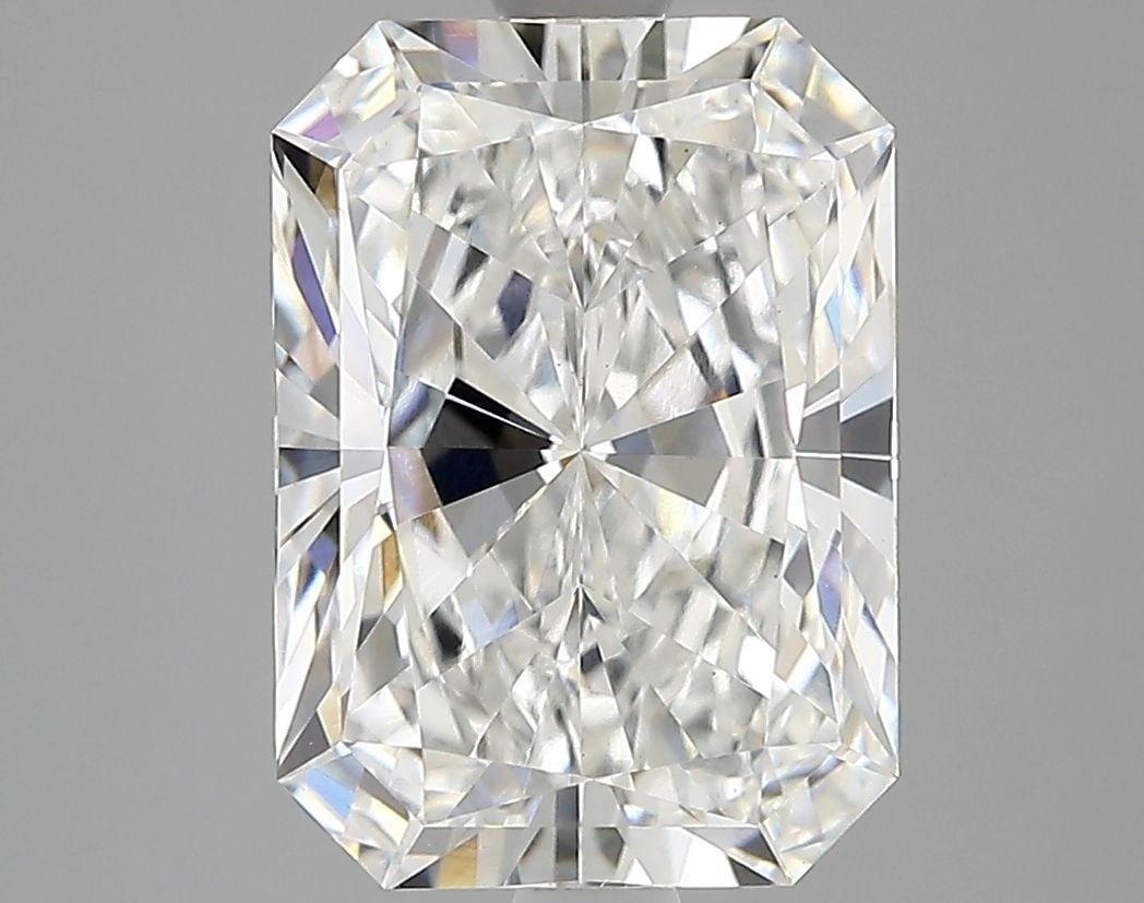 Loose Diamond - RADIANT 3.18ct F VVS2: Loose Diamond - RADIANT 3.18ct F VVS2 Source: This is a real non-mined Diamond that has been grown in a lab Shape: RADIANT Carats: 3.18 Color: F Clarity: VVS2 Certification: IGI Video: