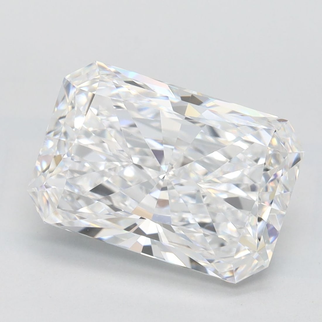 Loose Diamond - RADIANT 3.09ct D IF: Loose Diamond - RADIANT 3.09ct D IF Source: This is a real non-mined Diamond that has been grown in a lab Shape: RADIANT Carats: 3.09 Color: D Clarity: IF Certification: IGI Video: