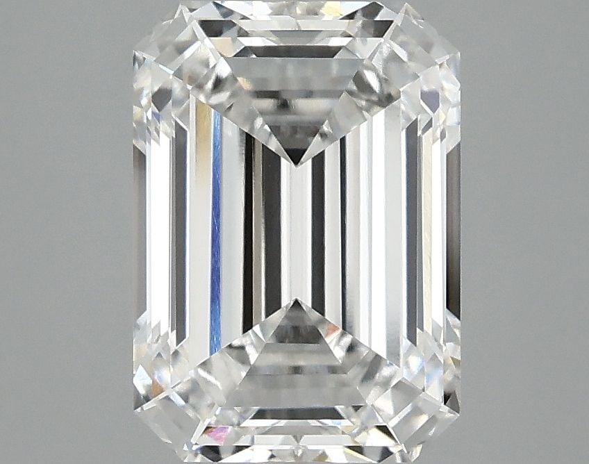 Loose Diamond - EMERALD 3.09ct E VS1: Loose Diamond - EMERALD 3.09ct E VS1 Source: This is a real non-mined Diamond that has been grown in a lab Shape: EMERALD Carats: 3.09 Color: E Clarity: VS1 Certification: IGI Video: