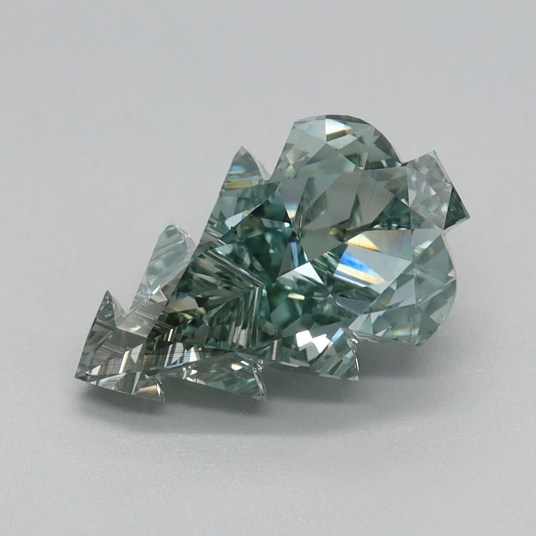 Loose Diamond - OTHER 1.36ct Fancy Intense Green VS2: Loose Diamond - OTHER 1.36ct Fancy Intense Green VS2 Source: This is a real non-mined Diamond that has been grown in a lab Shape: OTHER Carats: 1.36 Color: Fancy Intense Green Certification: IGI Video