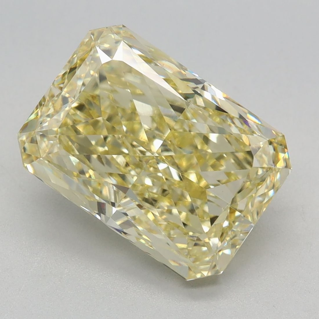 Loose Diamond - RADIANT 3.62ct Fancy Yellow VVS2: Loose Diamond - RADIANT 3.62ct Fancy Yellow VVS2 Source: This is a real non-mined Diamond that has been grown in a lab Shape: RADIANT Carats: 3.62 Color: Fancy Yellow Certification: IGI Video:
