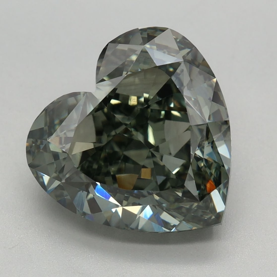 Loose Diamond - HEART 4.38ct Fancy Intense Green VVS2: Loose Diamond - HEART 4.38ct Fancy Intense Green VVS2 Source: This is a real non-mined Diamond that has been grown in a lab Shape: HEART Carats: 4.38 Color: Fancy Intense Green Certification: IGI Vide