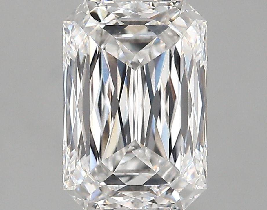 Loose Diamond - RADIANT 3.31ct E VVS2: Loose Diamond - RADIANT 3.31ct E VVS2 Source: This is a real non-mined Diamond that has been grown in a lab Shape: RADIANT Carats: 3.31 Color: E Clarity: VVS2 Certification: IGI Video: