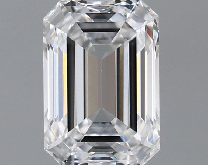 Loose Diamond - EMERALD 1.01ct E VVS1: Loose Diamond - EMERALD 1.01ct E VVS1 Source: This is a real non-mined Diamond that has been grown in a lab Shape: EMERALD Carats: 1.01 Color: E Clarity: VVS1 Certification: IGI Video: