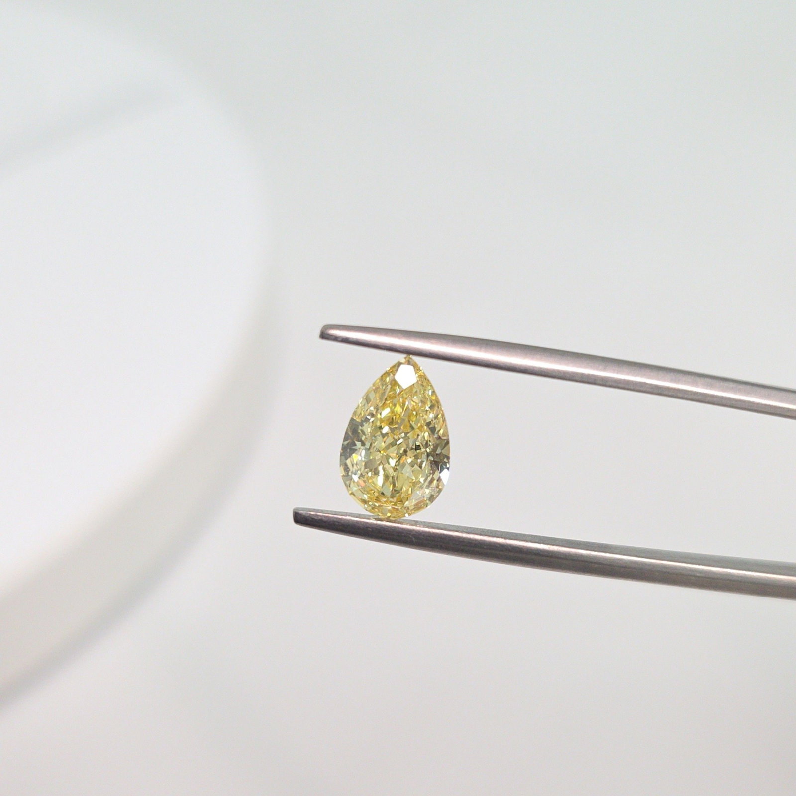 Loose Diamond - PEAR 1.59ct Fancy Intense Yellow VS1: Loose Diamond - PEAR 1.59ct Fancy Intense Yellow VS1 Source: This is a real non-mined Diamond that has been grown in a lab Shape: PEAR Carats: 1.59 Color: Fancy Intense Yellow Certification: IGI Video