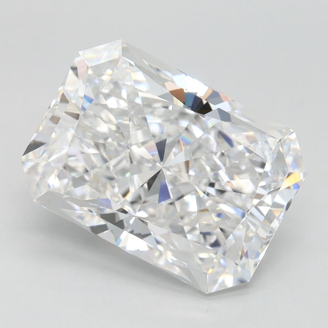 Loose Diamond - RADIANT 3.59ct D IF: Loose Diamond - RADIANT 3.59ct D IF Source: This is a real non-mined Diamond that has been grown in a lab Shape: RADIANT Carats: 3.59 Color: D Clarity: IF Certification: IGI Video: