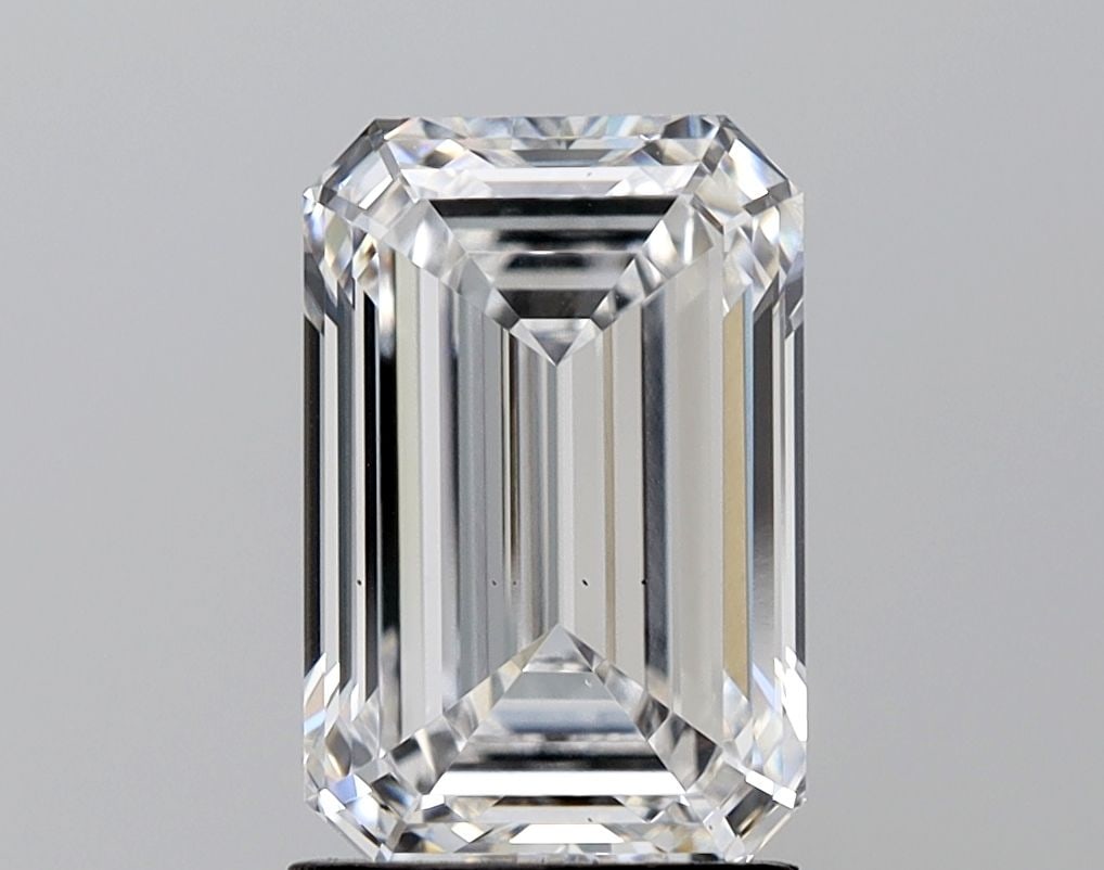 Loose Diamond - EMERALD 2.65ct D VS2: Loose Diamond - EMERALD 2.65ct D VS2 Source: This is a real non-mined Diamond that has been grown in a lab Shape: EMERALD Carats: 2.65 Color: D Clarity: VS2 Certification: IGI Video: