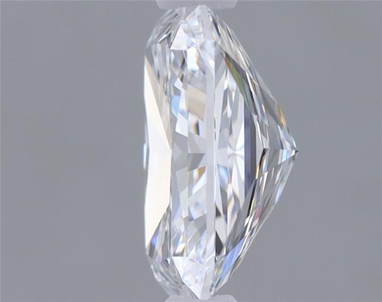 Loose Diamond - RADIANT 1.07ct D VVS1: Loose Diamond - RADIANT 1.07ct D VVS1 Source: This is a real non-mined Diamond that has been grown in a lab Shape: RADIANT Carats: 1.07 Color: D Clarity: VVS1 Certification: IGI Video: