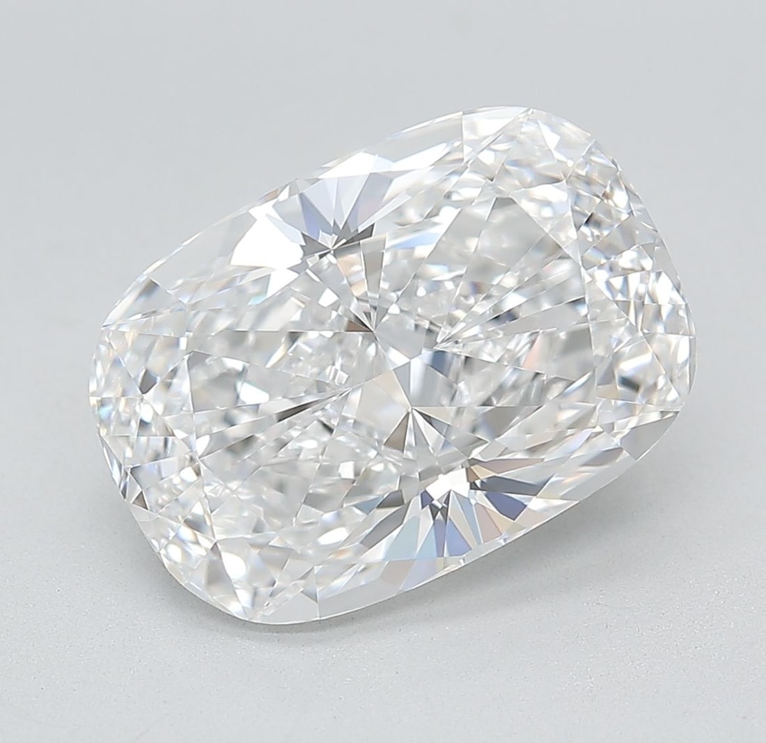 Loose Diamond - CUSHION MODIFIED 5.83ct D VVS1: Loose Diamond - CUSHION MODIFIED 5.83ct D VVS1 Source: This is a real non-mined Diamond that has been grown in a lab Shape: CUSHION MODIFIED Carats: 5.83 Color: D Clarity: VVS1 Certification: IGI Vide