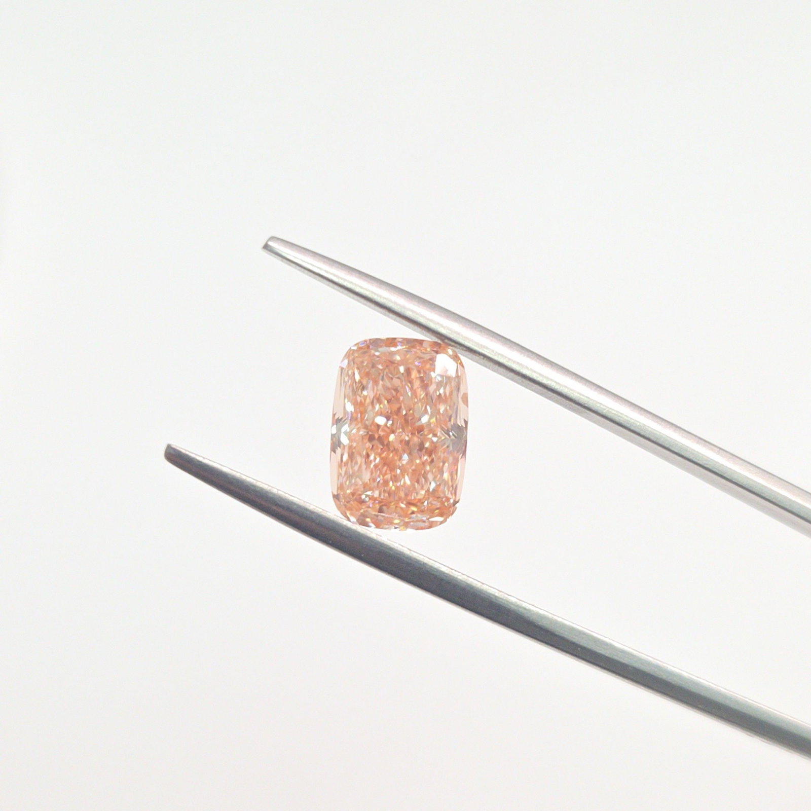 Loose Diamond - CUSHION MODIFIED 2.52ct Fancy Vivid Pink SI1: Loose Diamond - CUSHION MODIFIED 2.52ct Fancy Vivid Pink SI1 Source: This is a real non-mined Diamond that has been grown in a lab Shape: CUSHION MODIFIED Carats: 2.52 Color: Fancy Vivid Pink Certific