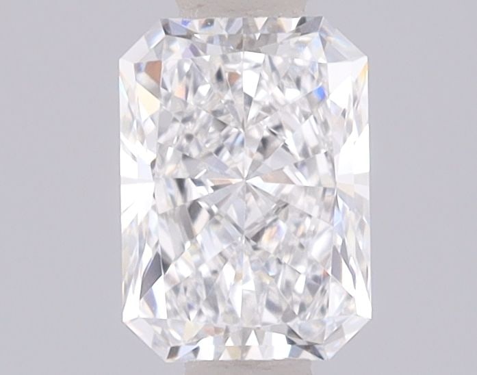 Loose Diamond - RADIANT 0.76ct E VVS1: Loose Diamond - RADIANT 0.76ct E VVS1 Source: This is a real non-mined Diamond that has been grown in a lab Shape: RADIANT Carats: 0.76 Color: E Clarity: VVS1 Certification: IGI Video: