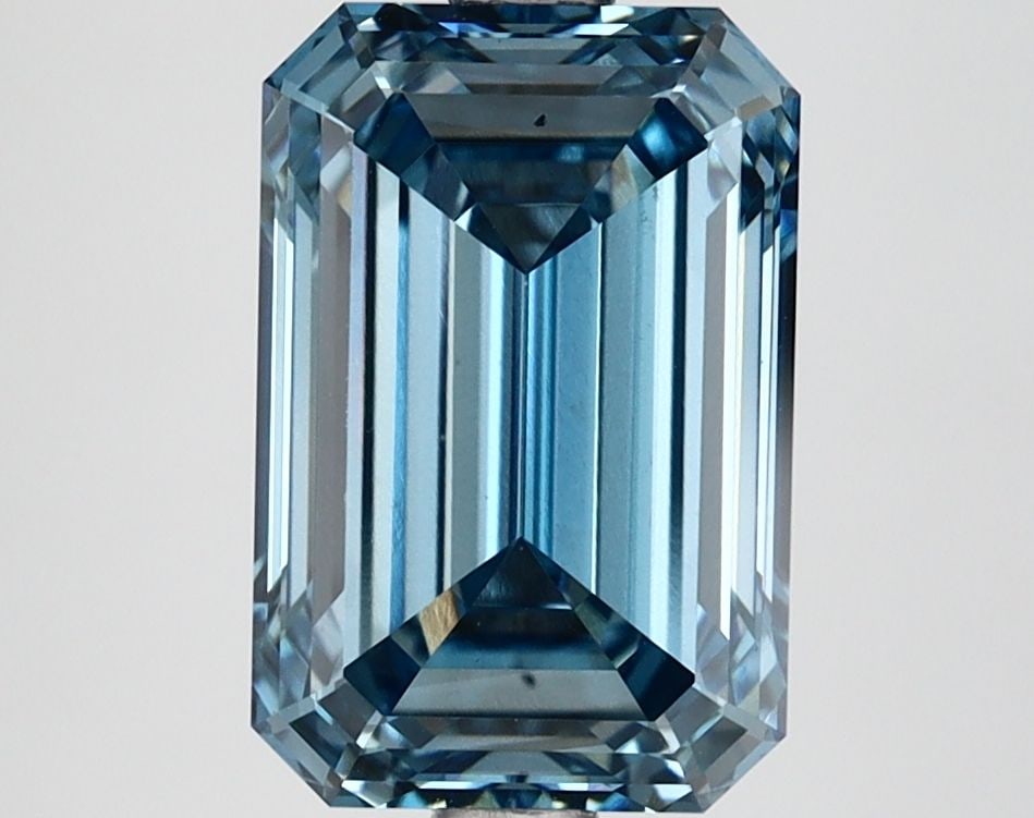 Loose Diamond - EMERALD 3.08ct Fancy Vivid Blue VS1: Loose Diamond - EMERALD 3.08ct Fancy Vivid Blue VS1 Source: This is a real non-mined Diamond that has been grown in a lab Shape: EMERALD Carats: 3.08 Color: Fancy Vivid Blue Certification: IGI Video:
