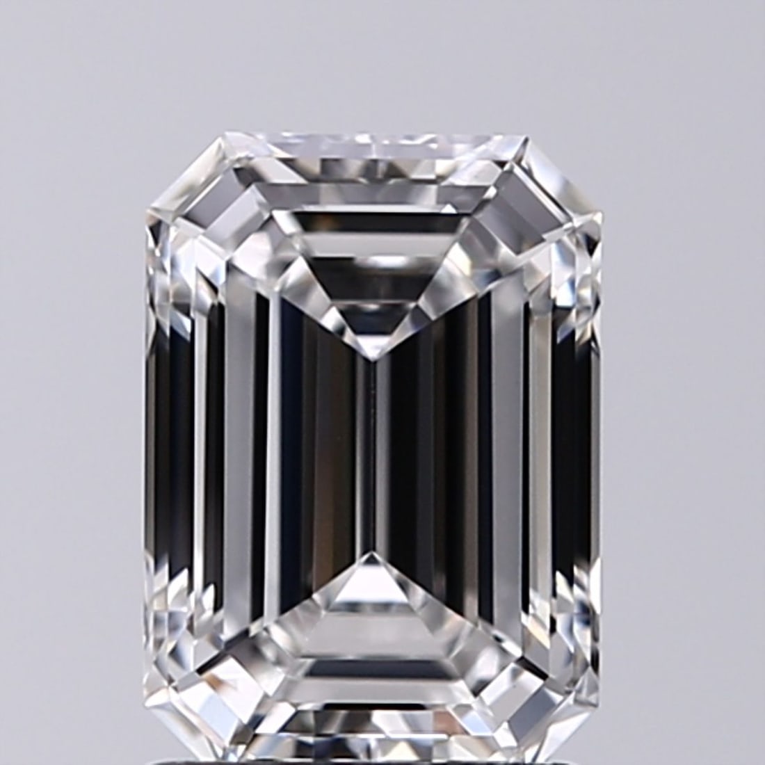 Loose Diamond - EMERALD 1.56ct G VS1: Loose Diamond - EMERALD 1.56ct G VS1 Source: This is a real non-mined Diamond that has been grown in a lab Shape: EMERALD Carats: 1.56 Color: G Clarity: VS1 Certification: IGI Video: