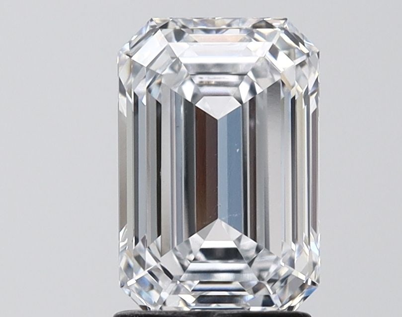 Loose Diamond - EMERALD 2.03ct D VVS2: Loose Diamond - EMERALD 2.03ct D VVS2 Source: This is a real non-mined Diamond that has been grown in a lab Shape: EMERALD Carats: 2.03 Color: D Clarity: VVS2 Certification: IGI Video: