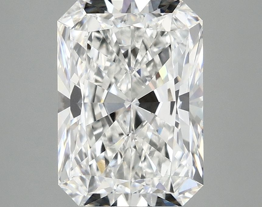 Loose Diamond - RADIANT 3.05ct E VVS2: Loose Diamond - RADIANT 3.05ct E VVS2 Source: This is a real non-mined Diamond that has been grown in a lab Shape: RADIANT Carats: 3.05 Color: E Clarity: VVS2 Certification: IGI Video: