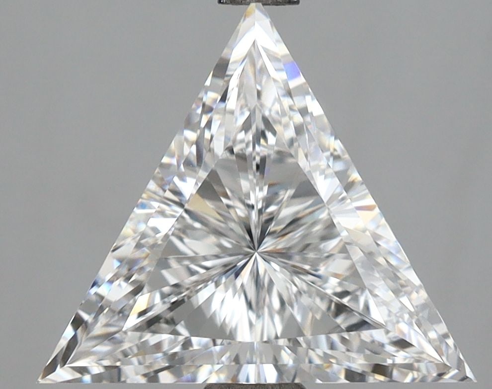 Loose Diamond - TRIANGULAR 2.7ct D VVS2: Loose Diamond - TRIANGULAR 2.7ct D VVS2 Source: This is a real non-mined Diamond that has been grown in a lab Shape: TRIANGULAR Carats: 2.7 Color: D Clarity: VVS2 Certification: IGI Video: