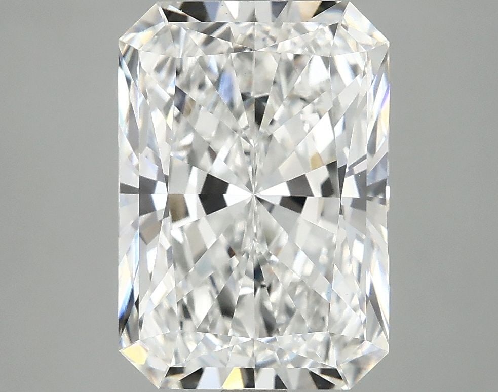 Loose Diamond - RADIANT 4.05ct E VVS2: Loose Diamond - RADIANT 4.05ct E VVS2 Source: This is a real non-mined Diamond that has been grown in a lab Shape: RADIANT Carats: 4.05 Color: E Clarity: VVS2 Certification: IGI Video: