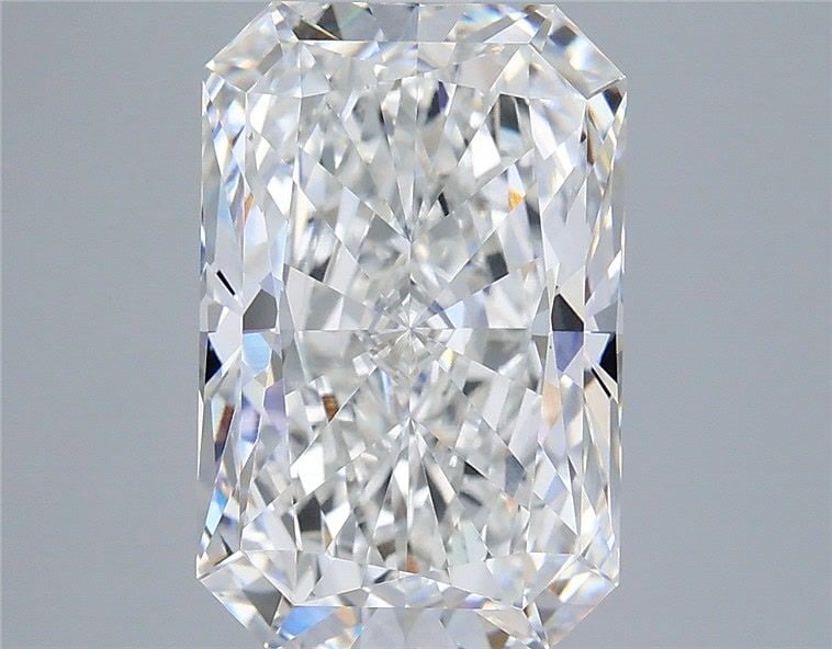 Loose Diamond - RADIANT 5.09ct E VVS2: Loose Diamond - RADIANT 5.09ct E VVS2 Source: This is a real non-mined Diamond that has been grown in a lab Shape: RADIANT Carats: 5.09 Color: E Clarity: VVS2 Certification: IGI Video: