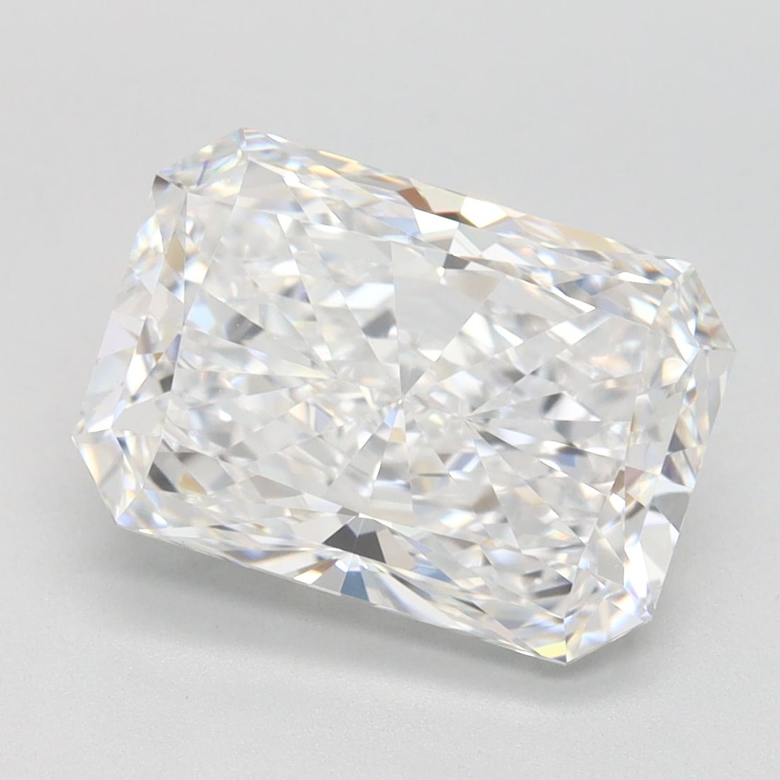 Loose Diamond - RADIANT 3.52ct E FL: Loose Diamond - RADIANT 3.52ct E FL Source: This is a real non-mined Diamond that has been grown in a lab Shape: RADIANT Carats: 3.52 Color: E Clarity: FL Certification: IGI Video: