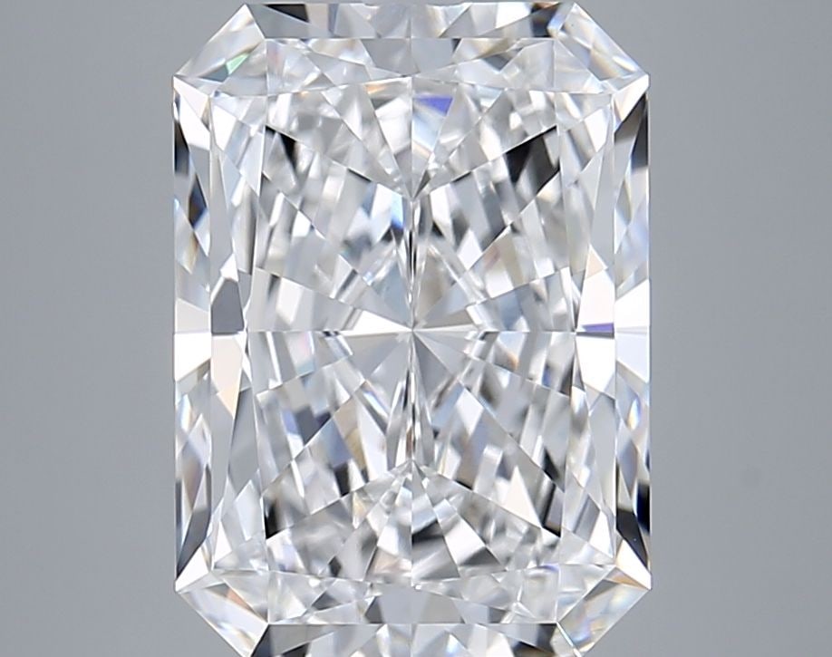 Loose Diamond - RADIANT 5.01ct E VVS2: Loose Diamond - RADIANT 5.01ct E VVS2 Source: This is a real non-mined Diamond that has been grown in a lab Shape: RADIANT Carats: 5.01 Color: E Clarity: VVS2 Certification: GIA Video: