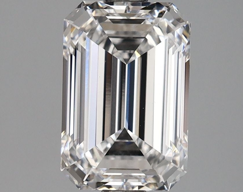 Loose Diamond - EMERALD 2.14ct D VS1: Loose Diamond - EMERALD 2.14ct D VS1 Source: This is a real non-mined Diamond that has been grown in a lab Shape: EMERALD Carats: 2.14 Color: D Clarity: VS1 Certification: GIA Video: