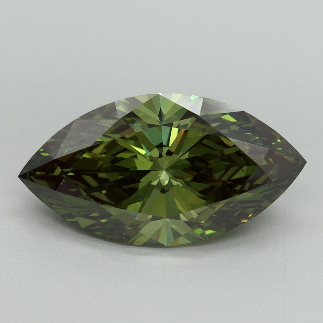 Loose Diamond - MARQUISE 5.41ct Fancy Vivid Green VS1: Loose Diamond - MARQUISE 5.41ct Fancy Vivid Green VS1 Source: This is a real non-mined Diamond that has been grown in a lab Shape: MARQUISE Carats: 5.41 Color: Fancy Vivid Green Certification: IGI Vid