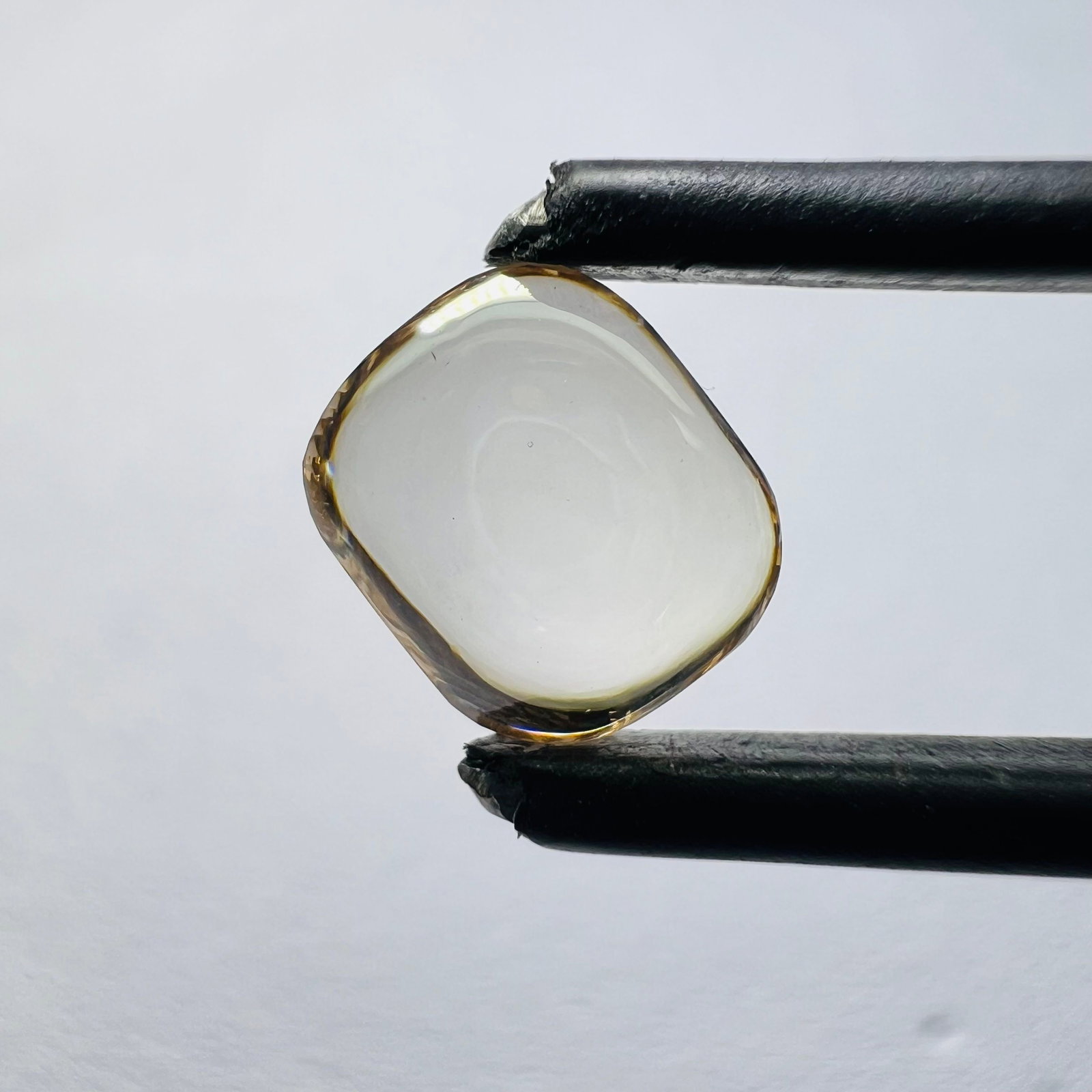 Loose Diamond - CUSHION BRILLIANT 1.09ct Brown VS1: Loose Diamond - CUSHION BRILLIANT 1.09ct Brown VS1 Source: This is a real non-mined Diamond that has been grown in a lab Shape: CUSHION BRILLIANT Carats: 1.09 Color: Brown Certification: NONE The Diam