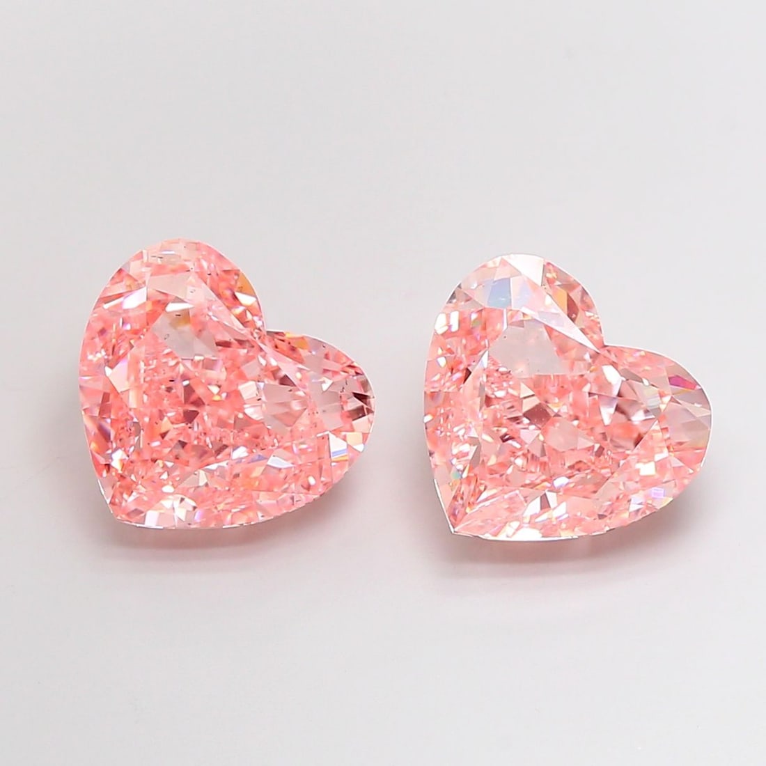 Loose Diamond - HEART 10.0ct Fancy Vivid Pink SI1: Loose Diamond - HEART 10.0ct Fancy Vivid Pink SI1 Source: This is a real non-mined Diamond that has been grown in a lab Shape: HEART Carats: 10.0 Color: Fancy Vivid Pink Certification: IGI Video: