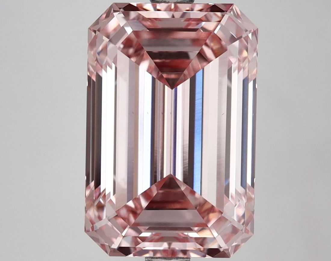 Loose Diamond - EMERALD 5.44ct Fancy Intense Pink VS1: Loose Diamond - EMERALD 5.44ct Fancy Intense Pink VS1 Source: This is a real non-mined Diamond that has been grown in a lab Shape: EMERALD Carats: 5.44 Color: Fancy Intense Pink Certification: IGI Vid