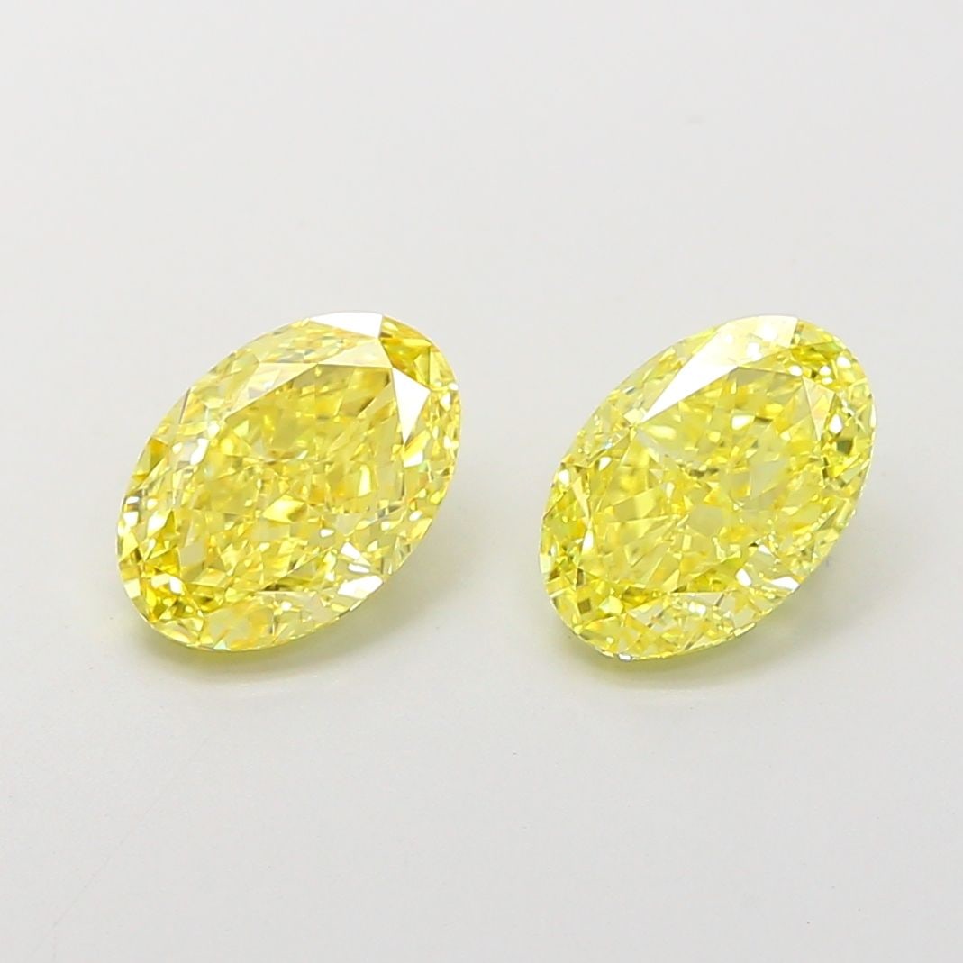 Loose Diamond - OVAL 1.81ct Fancy Vivid Yellow VS1: Loose Diamond - OVAL 1.81ct Fancy Vivid Yellow VS1 Source: This is a real non-mined Diamond that has been grown in a lab Shape: OVAL Carats: 1.81 Color: Fancy Vivid Yellow Certification: IGI Video: