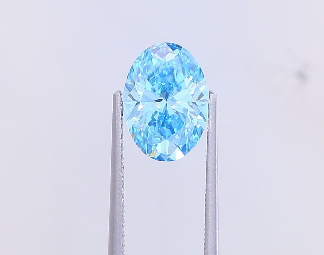 Loose Diamond - OVAL 2.0ct Fancy Vivid Blue VS2: Loose Diamond - OVAL 2.0ct Fancy Vivid Blue VS2 Source: This is a real non-mined Diamond that has been grown in a lab Shape: OVAL Carats: 2.0 Color: Fancy Vivid Blue Certification: IGI Video:
