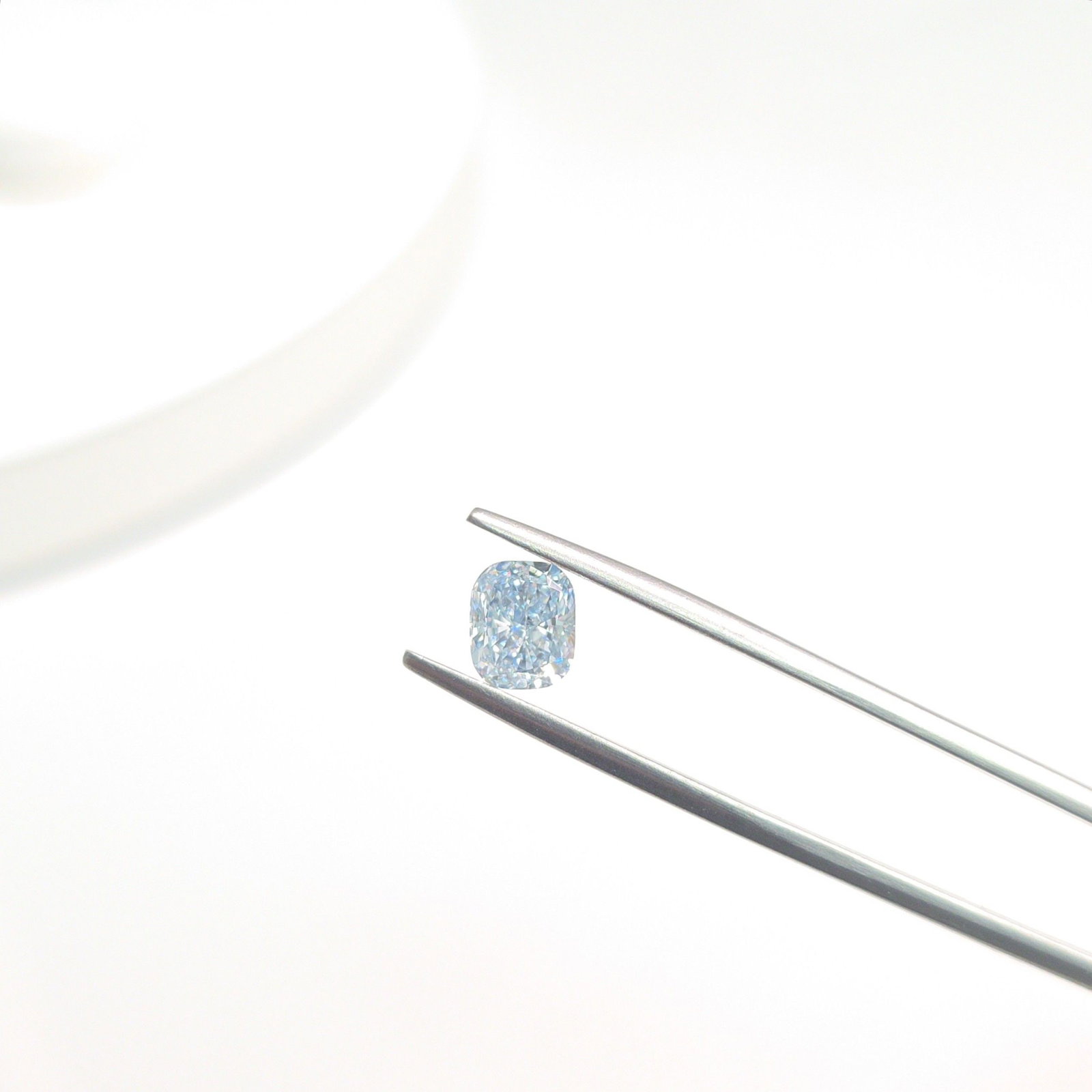 Loose Diamond - CUSHION MODIFIED 1.01ct Light Blue VS1: Loose Diamond - CUSHION MODIFIED 1.01ct Light Blue VS1 Source: This is a real non-mined Diamond that has been grown in a lab Shape: CUSHION MODIFIED Carats: 1.01 Color: Light Blue Certification: IGI V