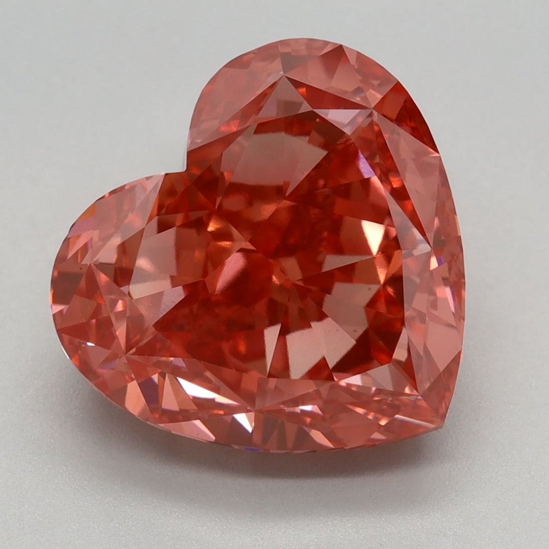 Loose Diamond - HEART 5.55ct Fancy Vivid Pink VS1: Loose Diamond - HEART 5.55ct Fancy Vivid Pink VS1 Source: This is a real non-mined Diamond that has been grown in a lab Shape: HEART Carats: 5.55 Color: Fancy Vivid Pink Certification: IGI Video: