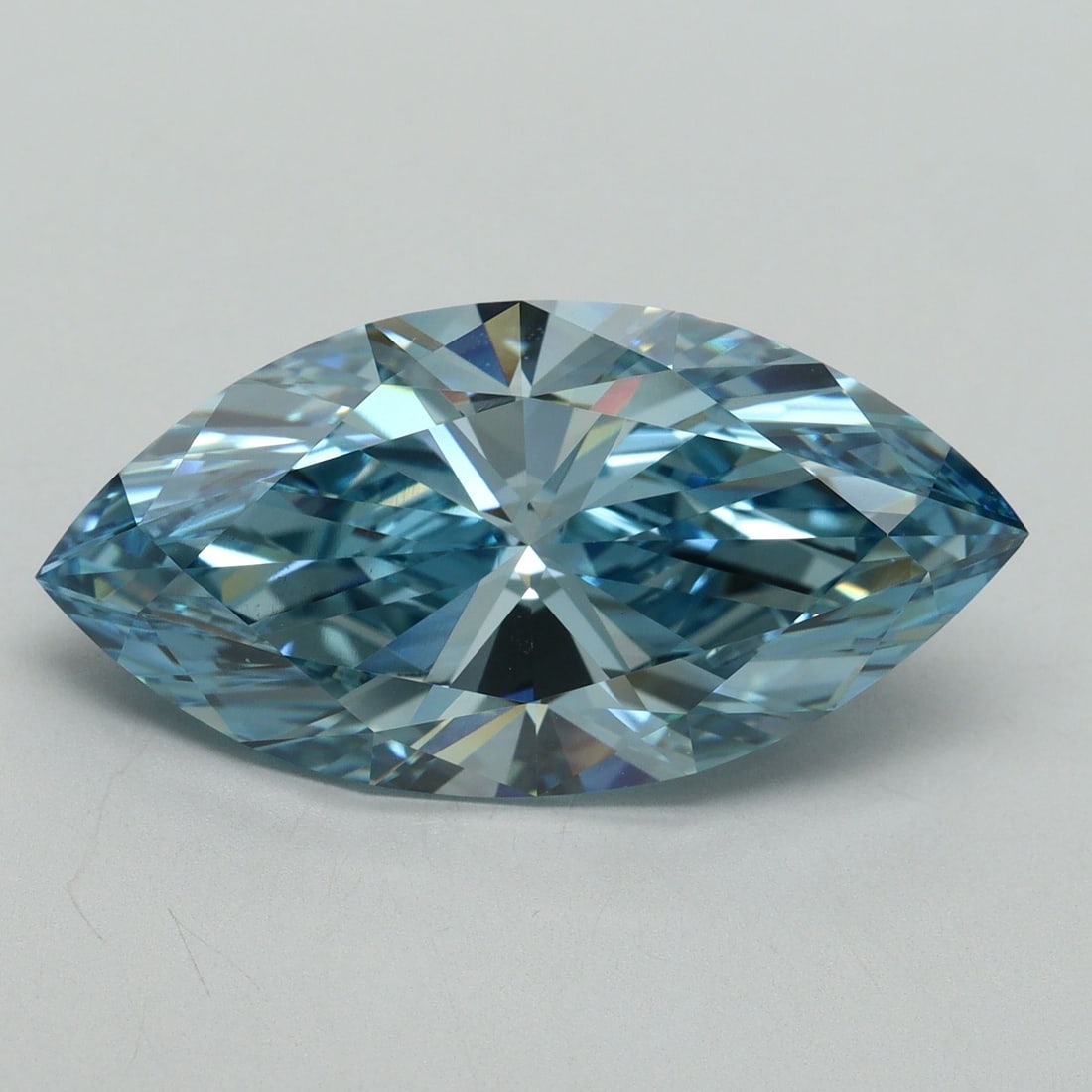 Loose Diamond - MARQUISE 8.09ct Fancy Vivid Blue VVS2: Loose Diamond - MARQUISE 8.09ct Fancy Vivid Blue VVS2 Source: This is a real non-mined Diamond that has been grown in a lab Shape: MARQUISE Carats: 8.09 Color: Fancy Vivid Blue Certification: IGI Vide