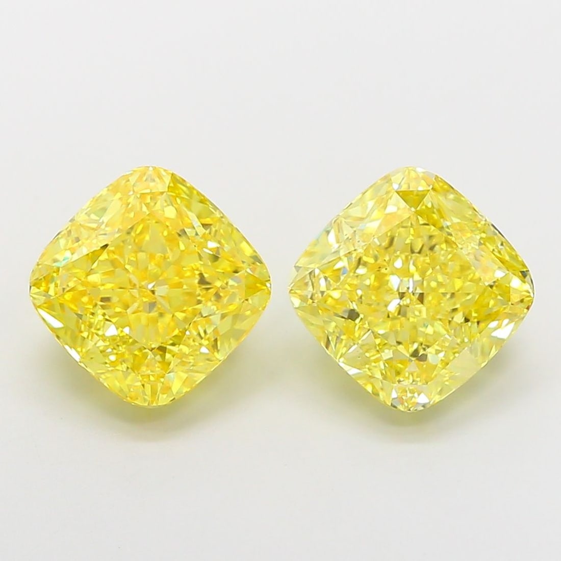 Loose Diamond - CUSHION MODIFIED 4.05ct Fancy Vivid Yellow VS2: Loose Diamond - CUSHION MODIFIED 4.05ct Fancy Vivid Yellow VS2 Source: This is a real non-mined Diamond that has been grown in a lab Shape: CUSHION MODIFIED Carats: 4.05 Color: Fancy Vivid Yellow Cert