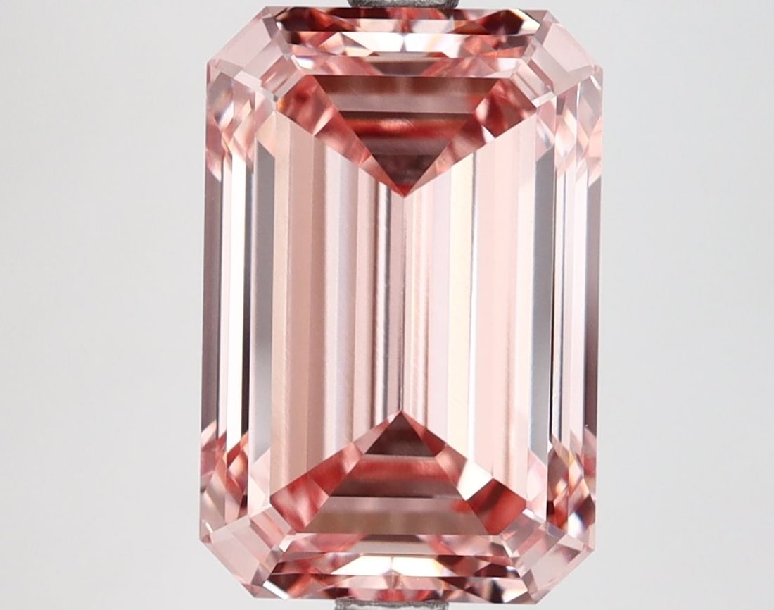 Loose Diamond - EMERALD 4.62ct Fancy Intense Pink VVS2: Loose Diamond - EMERALD 4.62ct Fancy Intense Pink VVS2 Source: This is a real non-mined Diamond that has been grown in a lab Shape: EMERALD Carats: 4.62 Color: Fancy Intense Pink Certification: IGI Vi