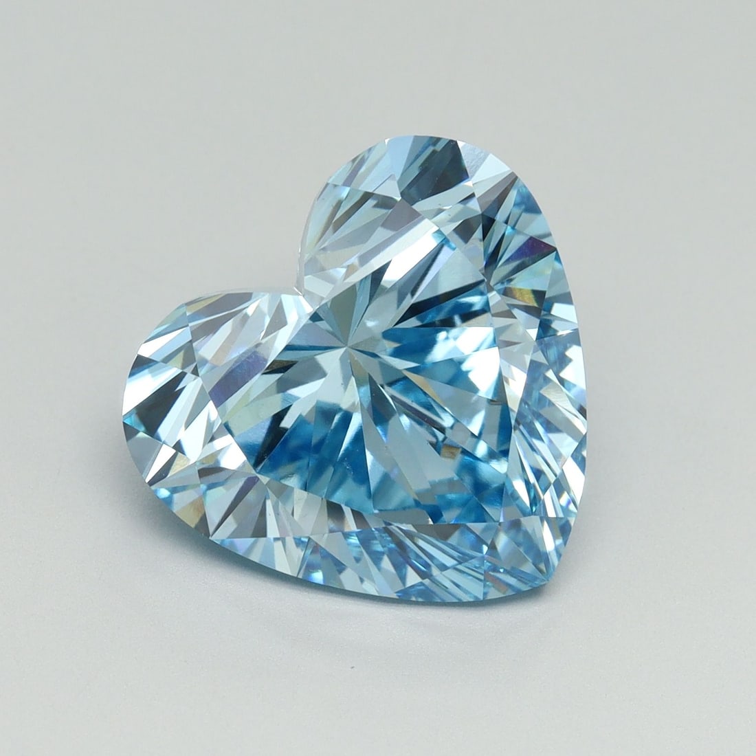 Loose Diamond - HEART 7.03ct Fancy Vivid Blue VS1: Loose Diamond - HEART 7.03ct Fancy Vivid Blue VS1 Source: This is a real non-mined Diamond that has been grown in a lab Shape: HEART Carats: 7.03 Color: Fancy Vivid Blue Certification: IGI Video:
