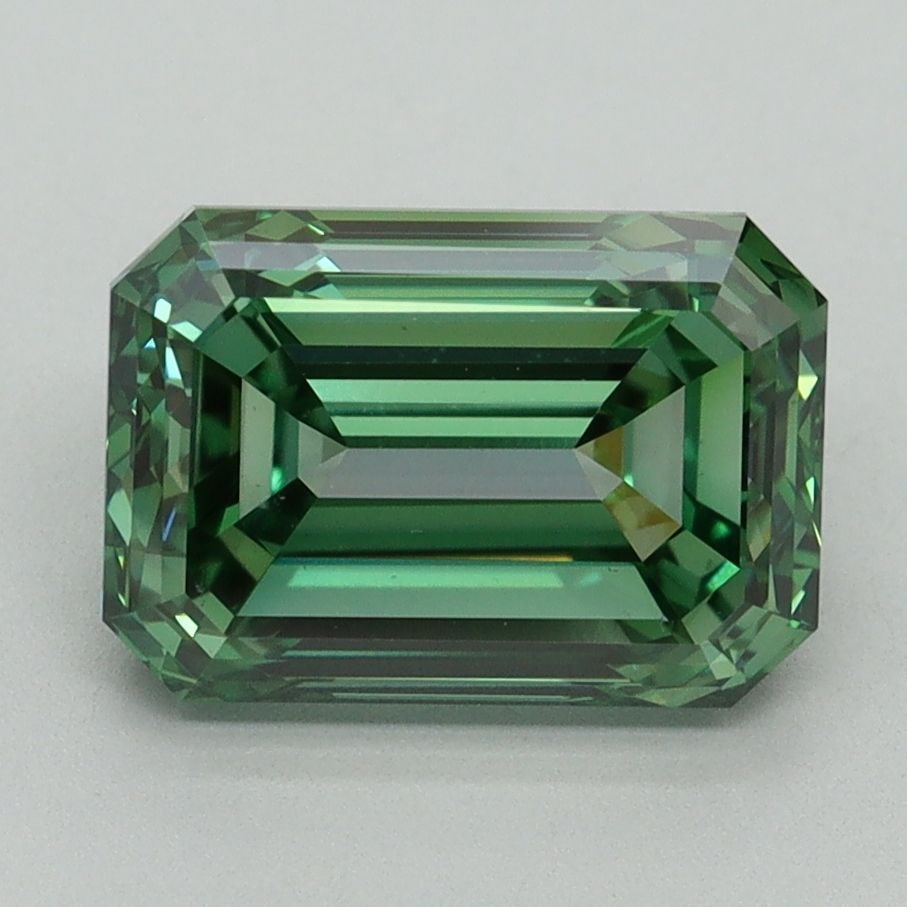 Loose Diamond - EMERALD 3.1ct Fancy Vivid Green VS1: Loose Diamond - EMERALD 3.1ct Fancy Vivid Green VS1 Source: This is a real non-mined Diamond that has been grown in a lab Shape: EMERALD Carats: 3.1 Color: Fancy Vivid Green Certification: IGI Video: