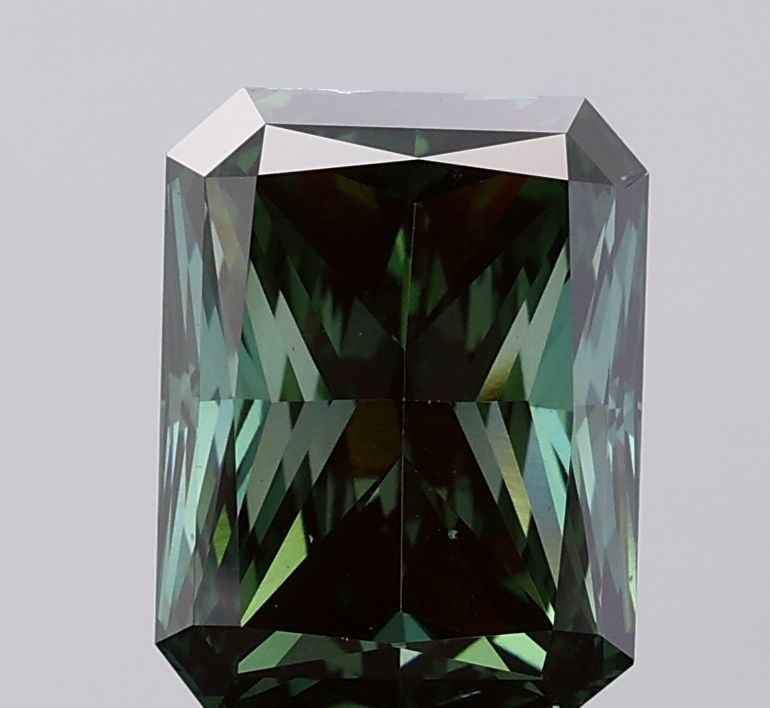Loose Diamond - RADIANT 3.46ct Fancy Deep Green VS2: Loose Diamond - RADIANT 3.46ct Fancy Deep Green VS2 Source: This is a real non-mined Diamond that has been grown in a lab Shape: RADIANT Carats: 3.46 Color: Fancy Deep Green Certification: IGI Video: