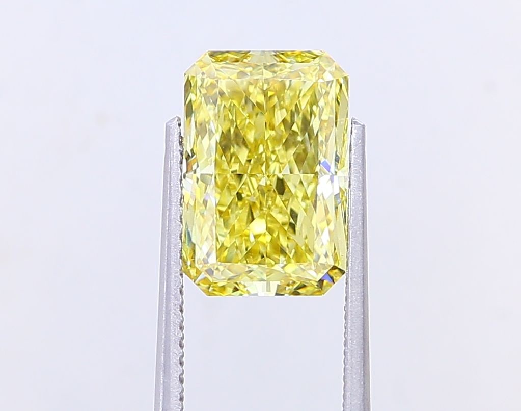 Loose Diamond - RADIANT 4.07ct Fancy Intense Yellow VS1: Loose Diamond - RADIANT 4.07ct Fancy Intense Yellow VS1 Source: This is a real non-mined Diamond that has been grown in a lab Shape: RADIANT Carats: 4.07 Color: Fancy Intense Yellow Certification: IGI